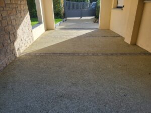 Beton-drainant-beige-et-pave-grey-2-300x225